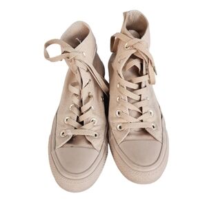 Beige converse sneakers